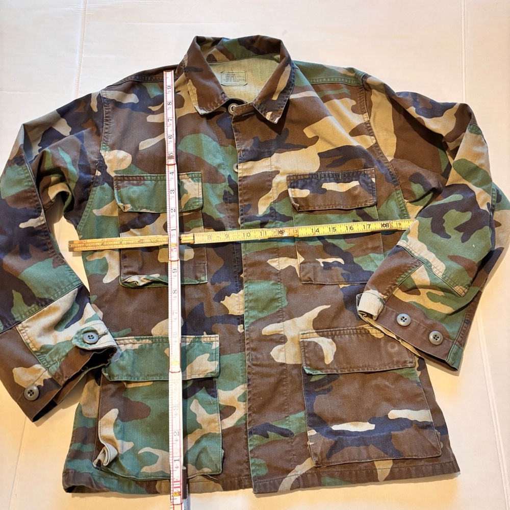 Vintage US ARMY issued
Woodland Camouflage Coat
Size Small - Picture 2 of 14